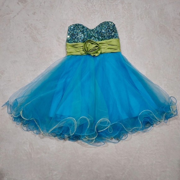 B Darlin ✦ Blue Strapless Party Dress ✦ Sequin Bodice + Tulle Flare ✦ XS EUC - Picture 10 of 17
